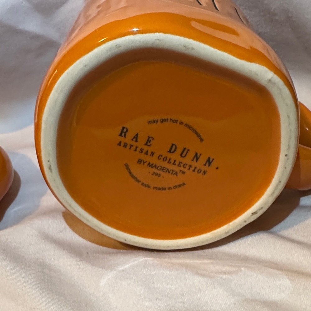 Rae Dunn Vibrant Orange Mug with Pumpkin Lid - Picture 4 of 4